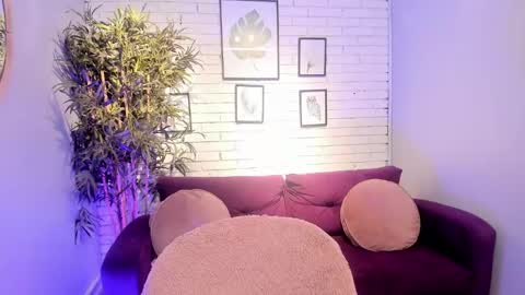 miilu  online show from 02.25.25