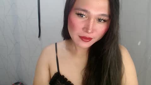 Snapshot of mika_oka chatting on 04.17.26 Hi im Avah online show from 04.17.26