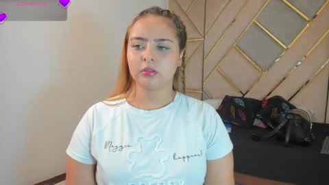 Mikaela blondie bigass online show from 04.20.26