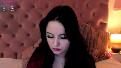 Snapshot of mikavia chatting on 12.24.24 Mika online show from 12.24.24