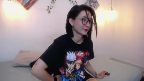 Snapshot of mikaza_akerman chatting on 05.11.26 mikaza online show from 05.11.26