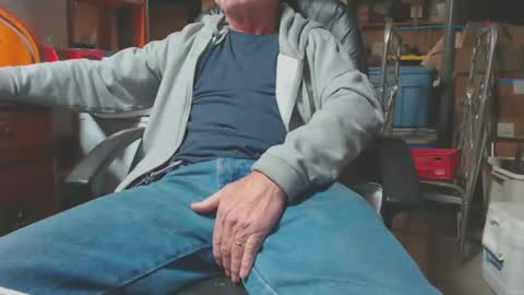 Snapshot of mike694fun chatting on 01.03.25 mike694fun online show from 01.03.25