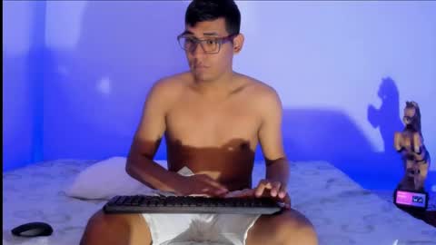 Snapshot of mike__cute chatting on 01.06.25 Michael online show from 01.06.25