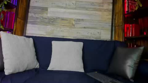 Snapshot of mike_estevess chatting on 08.03.26 online show from 08.03.26