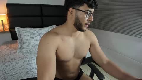 Snapshot of mike_foxxx_ chatting on 01.08.26 MIKE FOXXX online show from 01.08.26