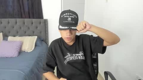 Snapshot of mike_master9 chatting on 10.06.25 mike_master9 online show from 10.06.25