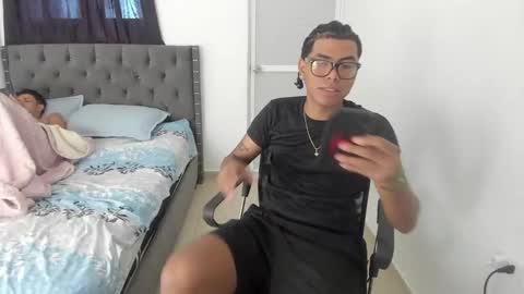 Snapshot of mike_master9 chatting on 10.18.25 mike_master9 online show from 10.18.25