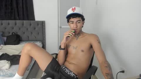 Snapshot of mike_master9 chatting on 11.08.25 mike_master9 online show from 11.08.25