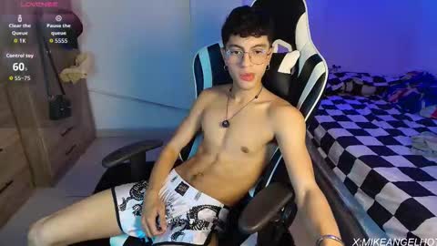 Snapshot of mike_pineapple chatting on 03.19.26 Mike Pineapple online show from 03.19.26