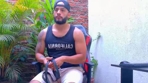 Snapshot of mike_savage3 chatting on 11.23.25 Mike online show from 11.23.25