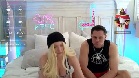 Snapshot of mikeandjoslin chatting on 03.09.25 HOTcouple69 online show from 03.09.25