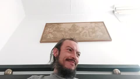 Snapshot of mikecamm chatting on 12.25.24 Miki online show from 12.25.24