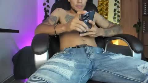 mikee_scooth online show from 12.04.24