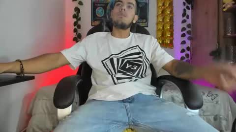 mikee_scooth online show from 02.05.25