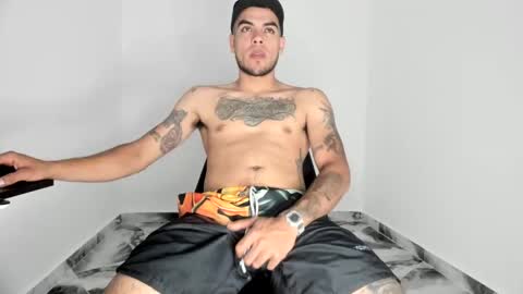 Snapshot of mikee_scooth chatting on 11.16.25 mikee_scooth online show from 11.16.25