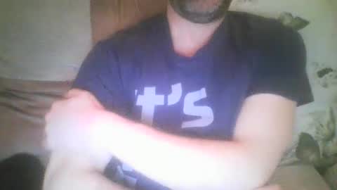 Snapshot of mikehockishuge9 chatting on 12.01.24 mikehockishuge9 online show from 12.01.24