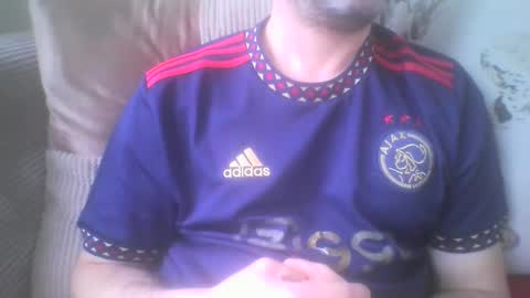 Snapshot of mikehockishuge9 chatting on 01.05.25 mikehockishuge9 online show from 01.05.25