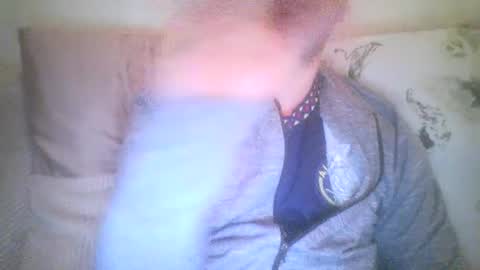 Snapshot of mikehockishuge9 chatting on 01.05.25 mikehockishuge9 online show from 01.05.25