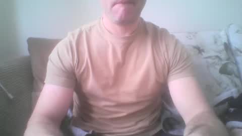 Snapshot of mikehockishuge9 chatting on 01.12.25 mikehockishuge9 online show from 01.12.25