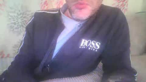 Snapshot of mikehockishuge9 chatting on 01.20.25 mikehockishuge9 online show from 01.20.25