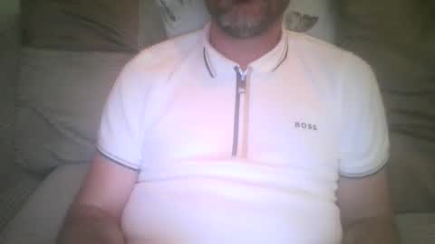 Snapshot of mikehockishuge9 chatting on 09.27.25 mikehockishuge9 online show from 09.27.25