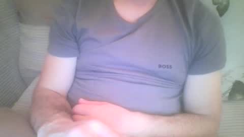 Snapshot of mikehockishuge9 chatting on 10.03.25 mikehockishuge9 online show from 10.03.25