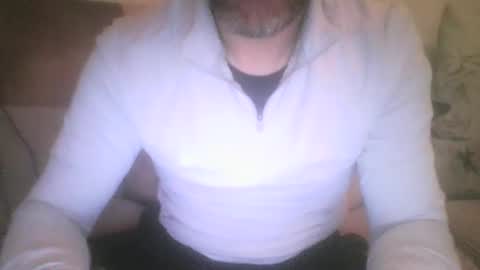 Snapshot of mikehockishuge9 chatting on 11.08.25 mikehockishuge9 online show from 11.08.25