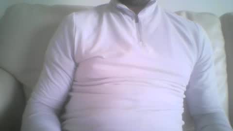 Snapshot of mikehockishuge9 chatting on 11.09.25 mikehockishuge9 online show from 11.09.25