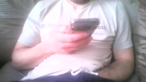 Snapshot of mikehockishuge9 chatting on 06.21.26 mikehockishuge9 online show from 06.21.26