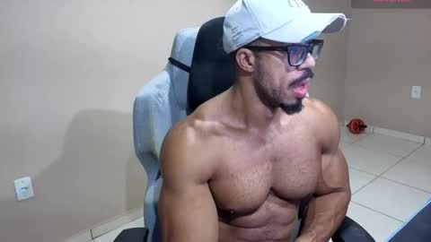 Snapshot of mikehotk chatting on 12.05.25 mikehotk online show from 12.05.25