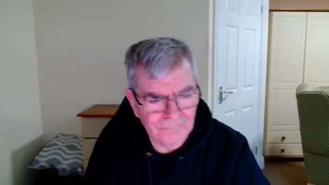 Snapshot of mikespait chatting on 11.05.25 mikespait online show from 11.05.25