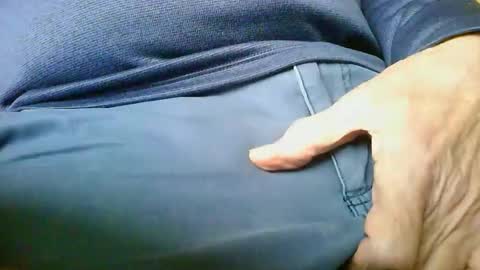 Snapshot of mikeybed chatting on 02.14.26 mikeybed online show from 02.14.26