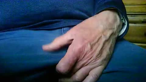 Snapshot of mikeybed chatting on 02.15.26 mikeybed online show from 02.15.26