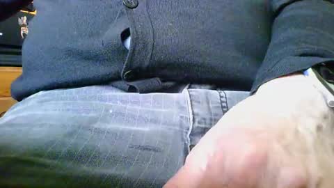 Snapshot of mikeybed chatting on 03.20.26 mikeybed online show from 03.20.26