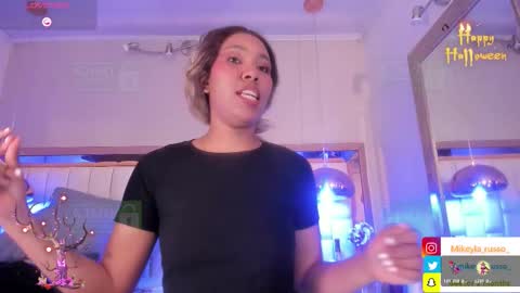 Snapshot of mikeyla_russo_ chatting on 10.22.25 Mikeyla  online show from 10.22.25
