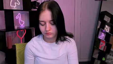 miki_ti online show from 11.09.25