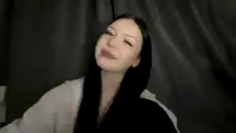 Mia online show from 05.27.26