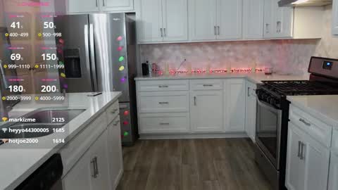 Mikaylah online show from 12.31.24