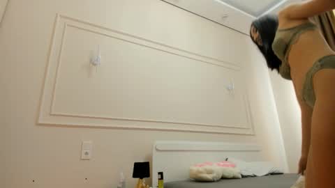 miko_moonn online show from 09.24.25