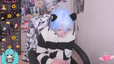 Snapshot of miku_bunny chatting on 12.02.24 Miku online show from 12.02.24