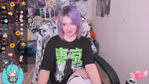 Snapshot of miku_bunny chatting on 12.04.24 Miku online show from 12.04.24