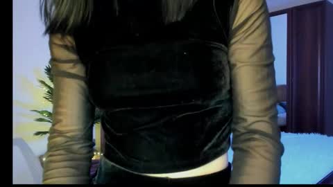 mila_dance_ online show from 01.07.26