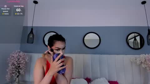 mila_hank online show from 05.05.26