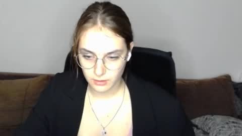 mila_keyy online show from 11.06.25