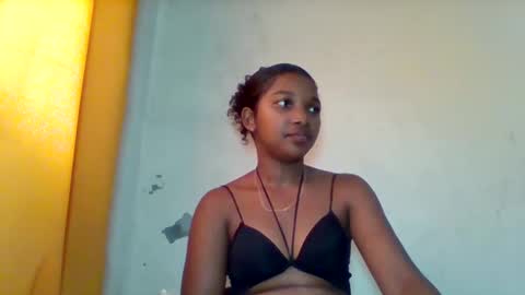 Snapshot of mila_lunah chatting on 05.10.26 mila_lunah online show from 05.10.26