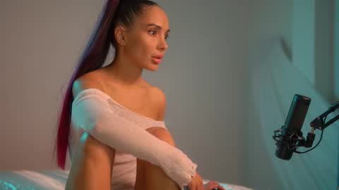 Snapshot of mila_may_ chatting on 09.21.25 mila may online show from 09.21.25