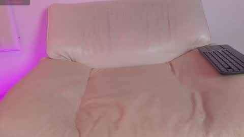 Mila  Max online show from 10.26.25