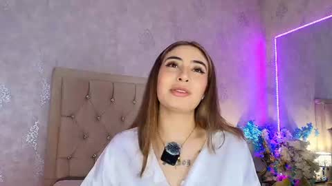 Snapshot of mila_smirnovavk chatting on 06.27.26 MILA online show from 06.27.26
