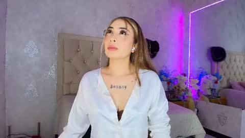 Snapshot of mila_smirnovavk chatting on 07.10.26 MILA online show from 07.10.26
