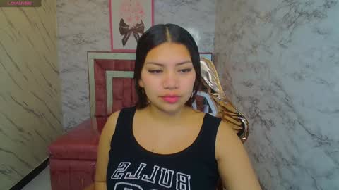 Snapshot of mila_sweet_v chatting on 01.20.25 Mila online show from 01.20.25